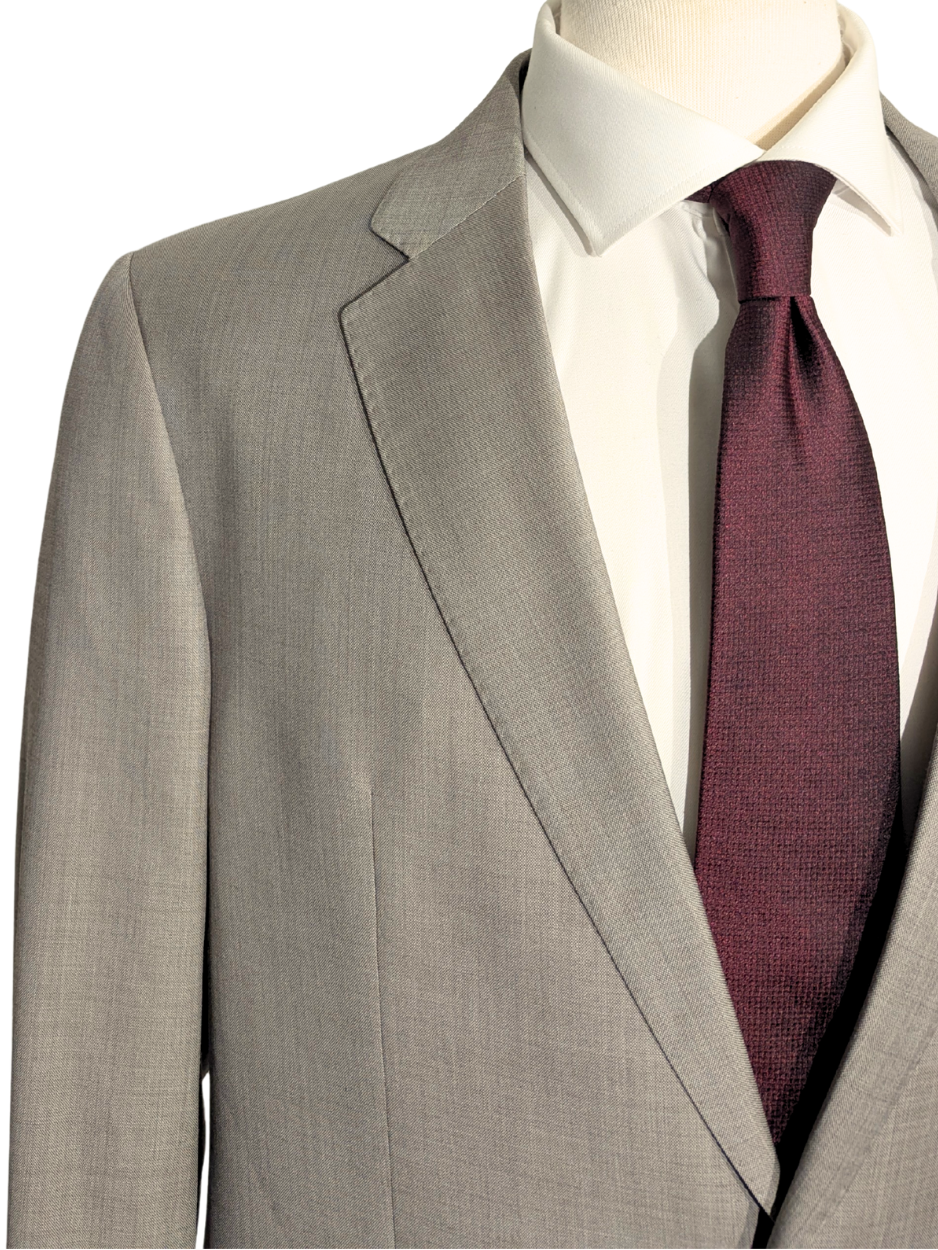 Armani Collezioni Light Gray G-Line Textured Two-Button Notch Lapel Wool Blend Suit 44R