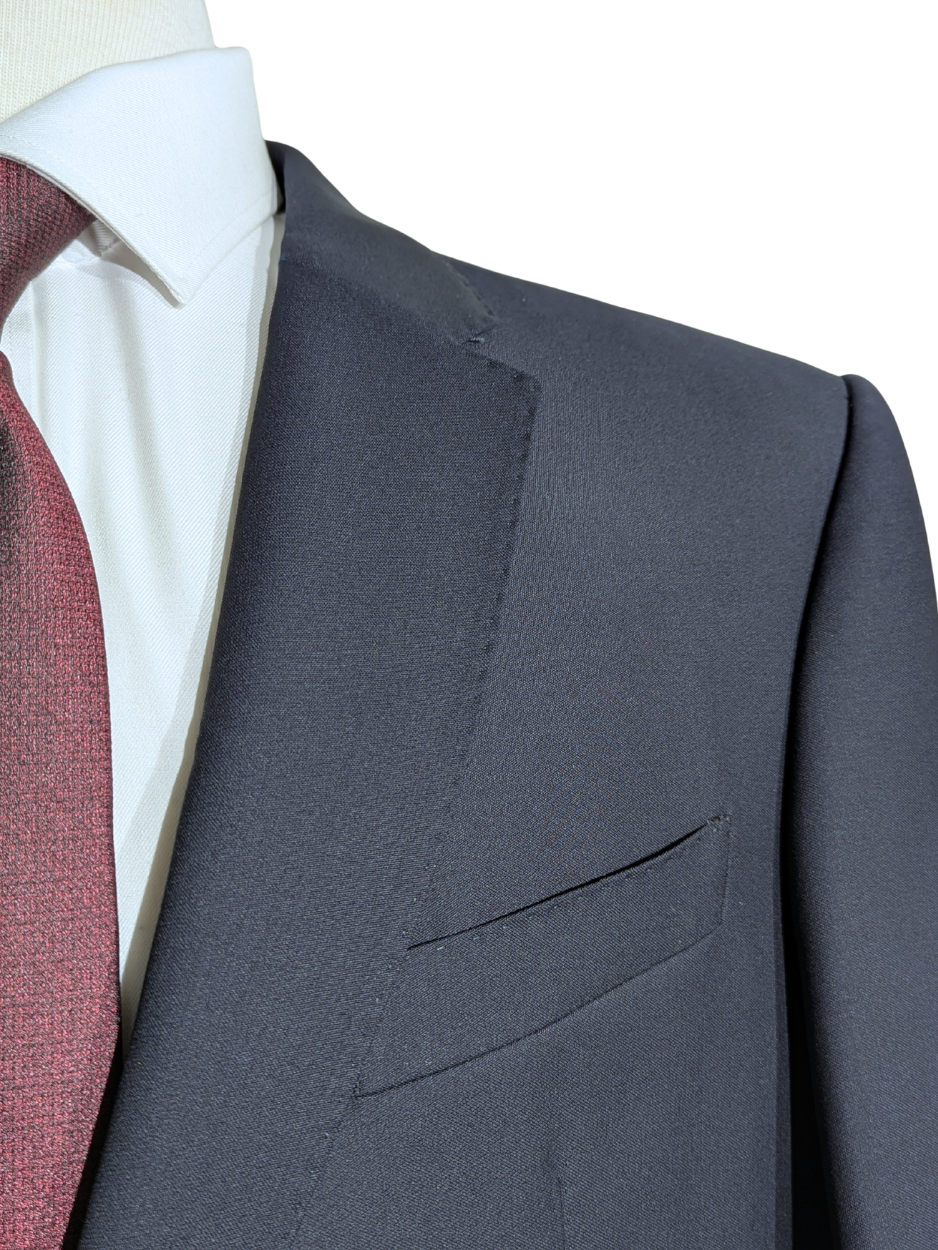 Armani Collezioni Solid Dark Blue M-Line Notch Lapel Modern Fit 2 Button Wool Suit - 38R
