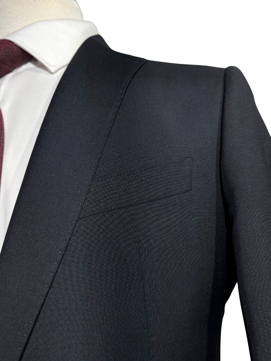 Armani Collezioni M-Line Solid Black Wool Blend Notch Lapel Modern Fit 3 Piece Suit 36R