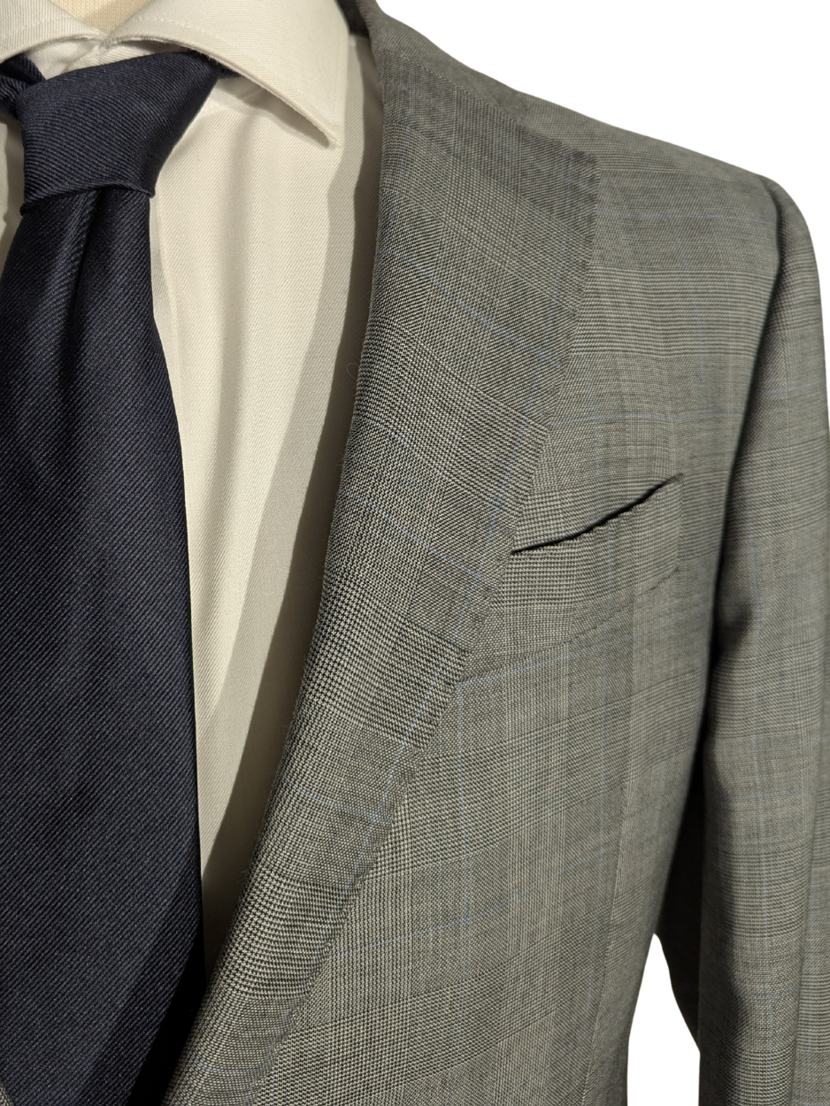Armani Collezioni Gray Plaid Classic Fit Notch Lapel 2 Button Wool Suit 42R